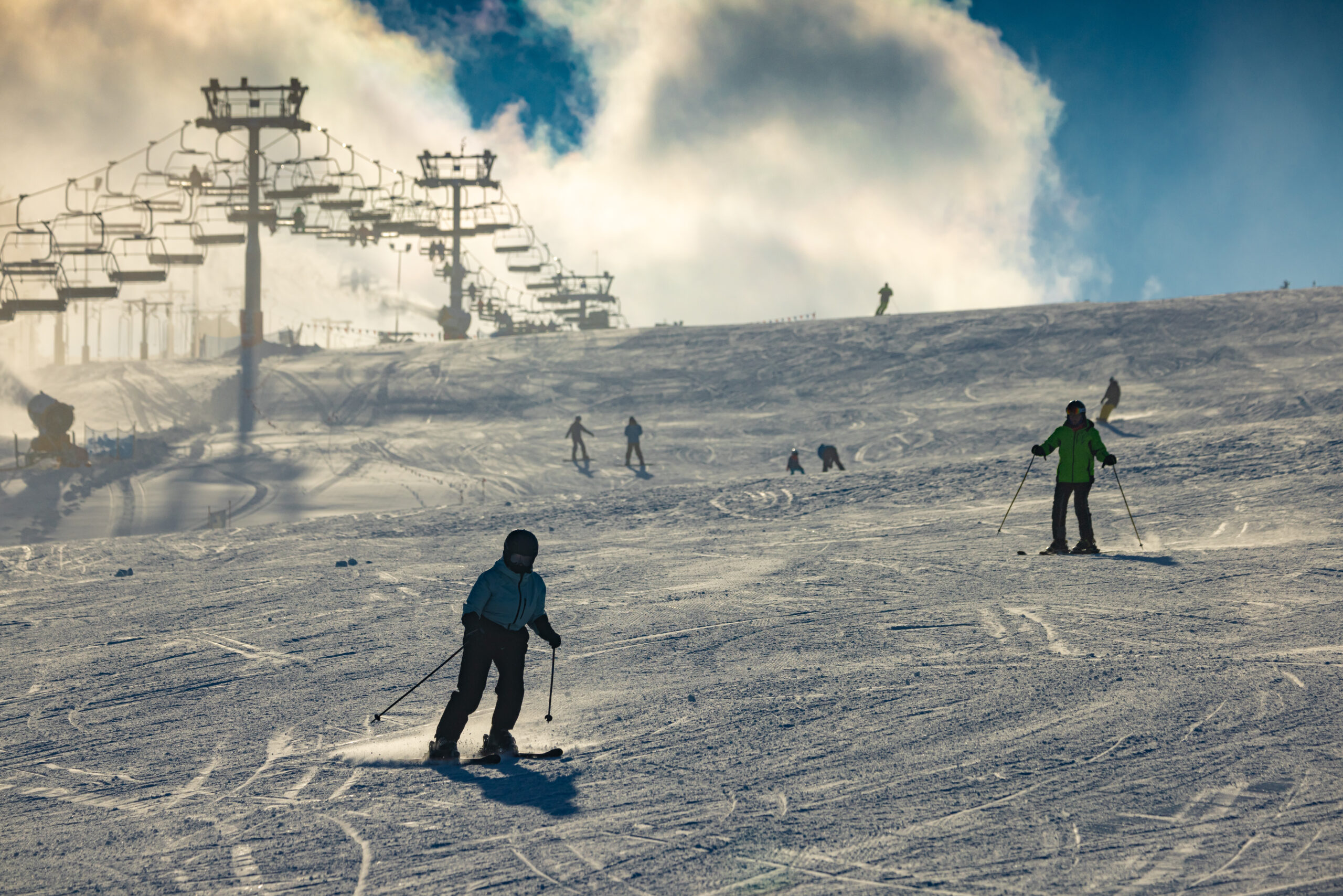 Jak jeździć na nartach? 5 praktycznych wskazówek
