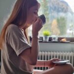 Koszulka damska z krótkim rękawem do spania z dodatkiem lnu COMFORT NIGHT