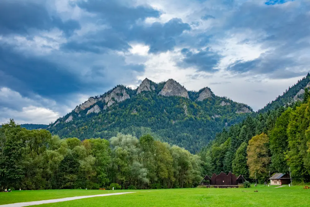 Widok na trzy korony z daleka