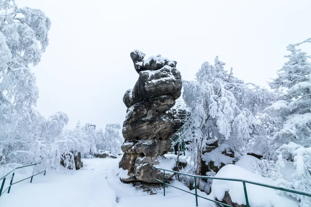 Szlak w Górach Stołowych zimą